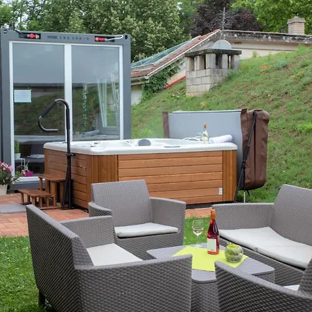 Couette-café Bikavolgyi Panzio