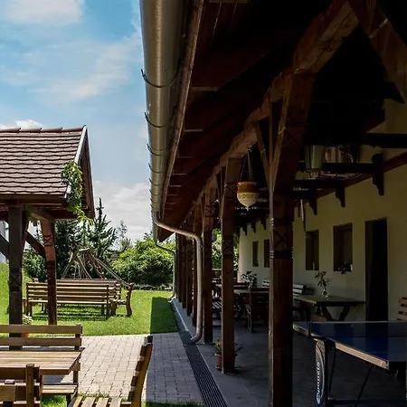 Bikavolgyi Panzio Couette-café Gárdony