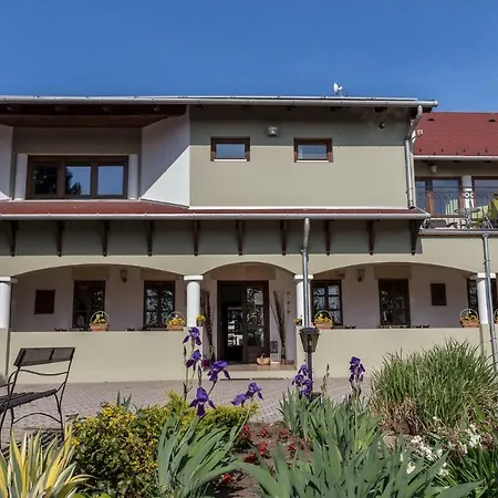 Bikavolgyi Panzio Bed & Breakfast